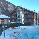 Viktoria-leukerbad-therme ホテル