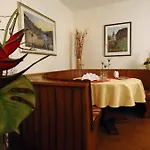ホテル Viktoria-leukerbad-therme 3*