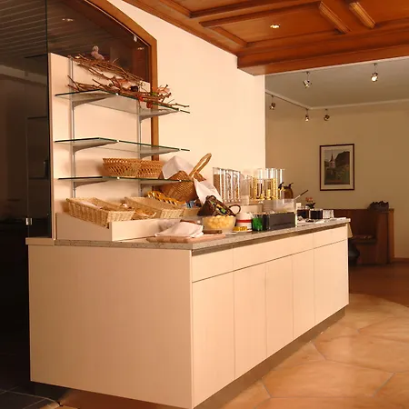 מלון Viktoria-leukerbad-therme 3*